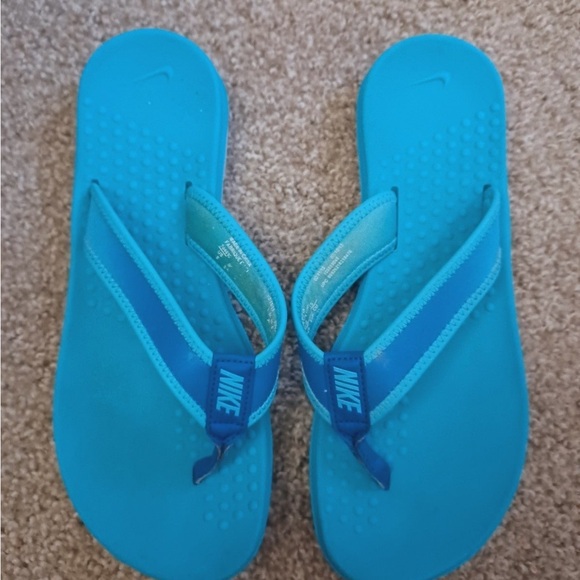 Nike Flipflops 8 - Picture 2 of 5